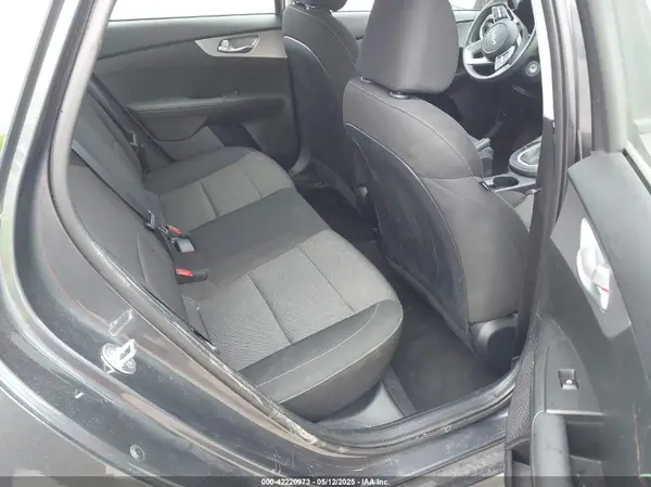 3KPF24AD8RE754569 2024 KIA FORTE - Image 8