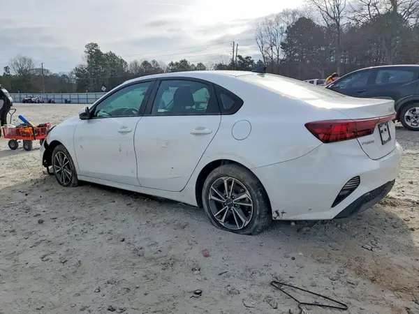 3KPF24AD8RE757231 2024 KIA FORTE - Image 2