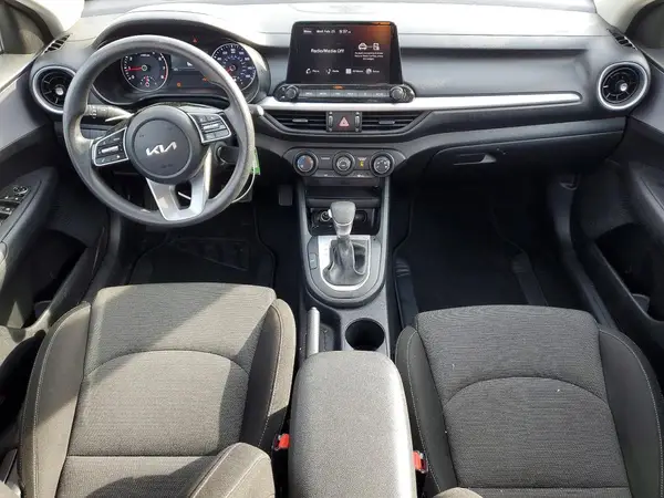 3KPF24AD8RE757231 2024 KIA FORTE - Image 8