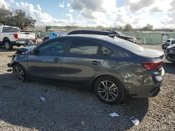 3KPF24AD8RE757424 2024 KIA FORTE - Image 2