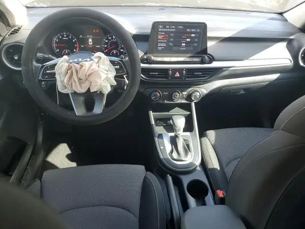 3KPF24AD8RE757424 2024 KIA FORTE - Image 8