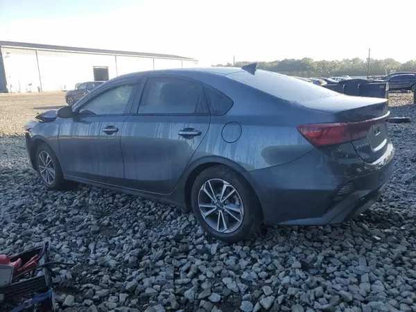 3KPF24AD8RE757858 2024 KIA FORTE - Image 2