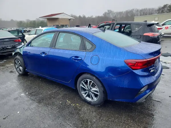 3KPF24AD8RE757911 2024 KIA FORTE - Image 2