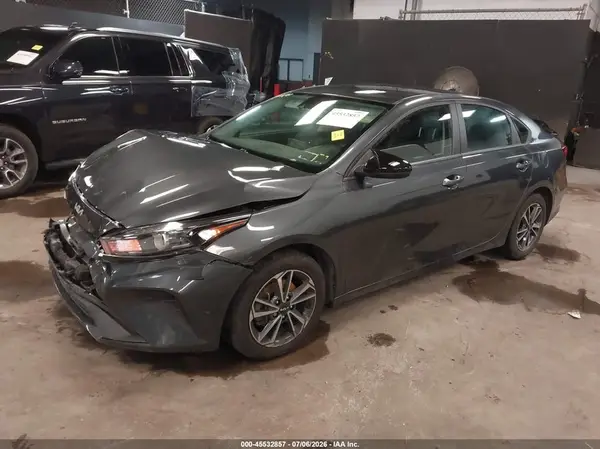 3KPF24AD8RE758251 2024 KIA FORTE - Image 2