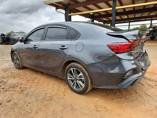 3KPF24AD8RE758878 2024 KIA FORTE - Image 2
