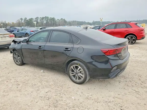 3KPF24AD8RE759111 2024 KIA FORTE - Image 2