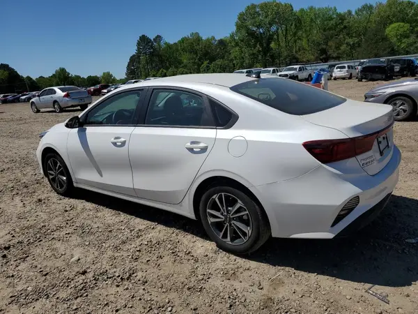 3KPF24AD8RE759450 2024 KIA FORTE - Image 2