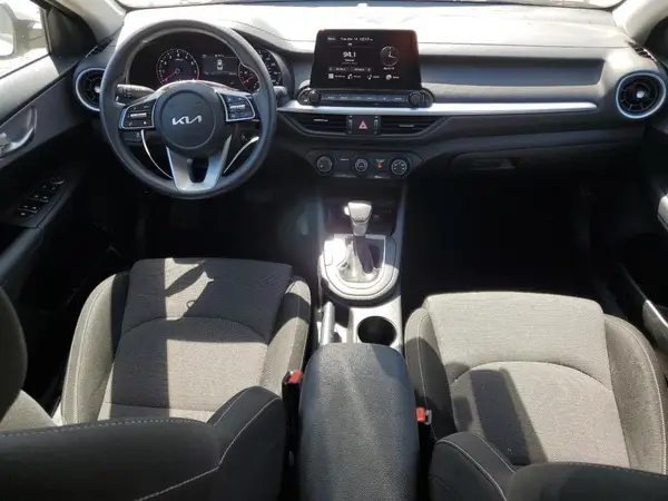 3KPF24AD8RE759450 2024 KIA FORTE - Image 8