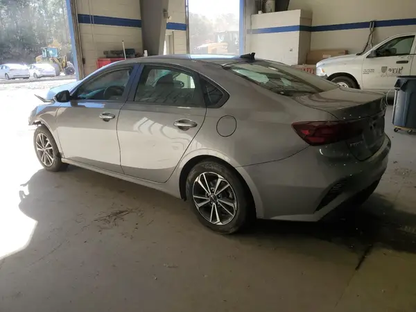 3KPF24AD8RE761313 2024 KIA FORTE - Image 2