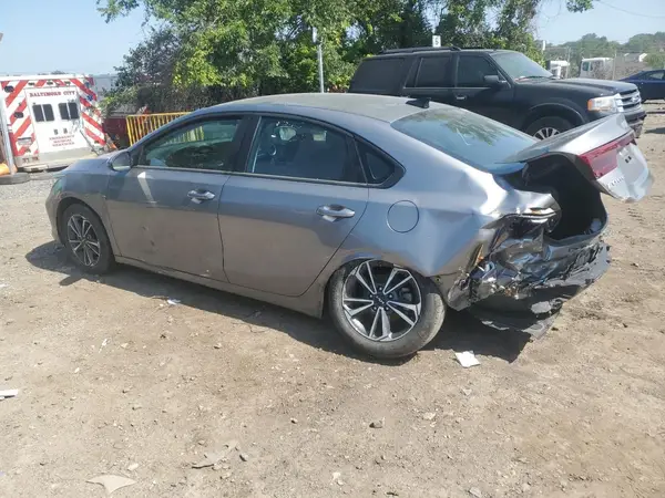3KPF24AD8RE761473 2024 KIA FORTE - Image 2