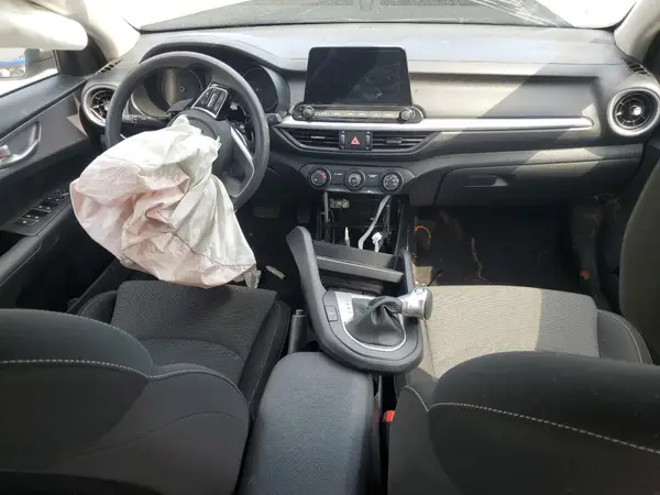 3KPF24AD8RE762400 2024 KIA FORTE - Image 8