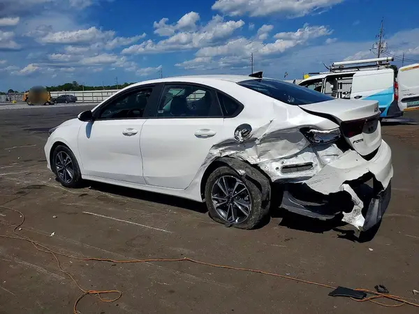 3KPF24AD8RE762915 2024 KIA FORTE - Image 2