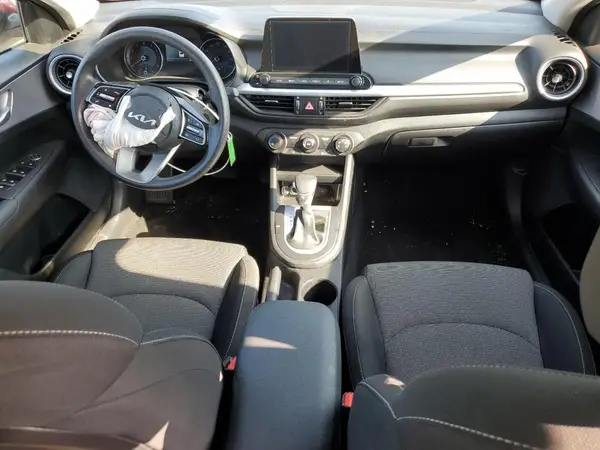 3KPF24AD8RE763305 2024 KIA FORTE - Image 8