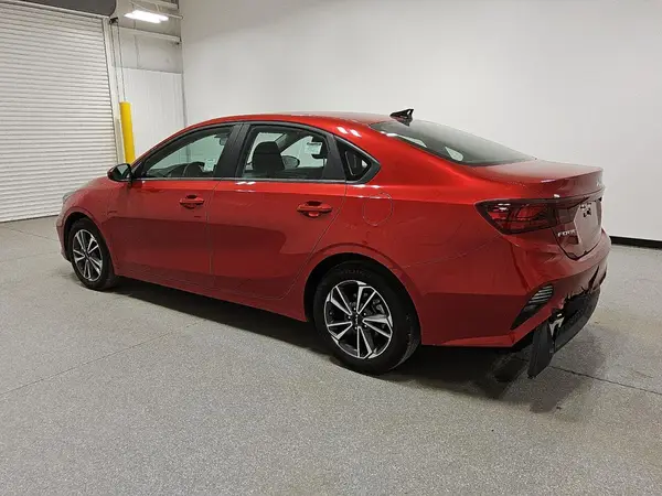 3KPF24AD8RE764065 2024 KIA FORTE - Image 2
