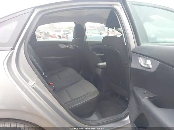 3KPF24AD8RE764471 2024 KIA FORTE - Image 8