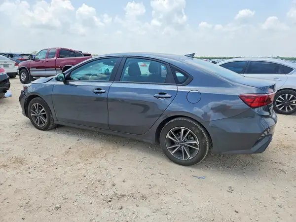 3KPF24AD8RE765202 2024 KIA FORTE - Image 2