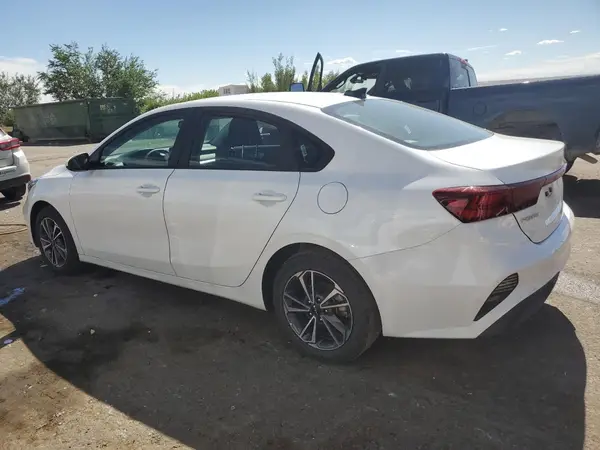 3KPF24AD8RE765748 2024 KIA FORTE - Image 2