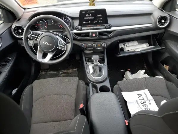3KPF24AD8RE766334 2024 KIA FORTE - Image 8