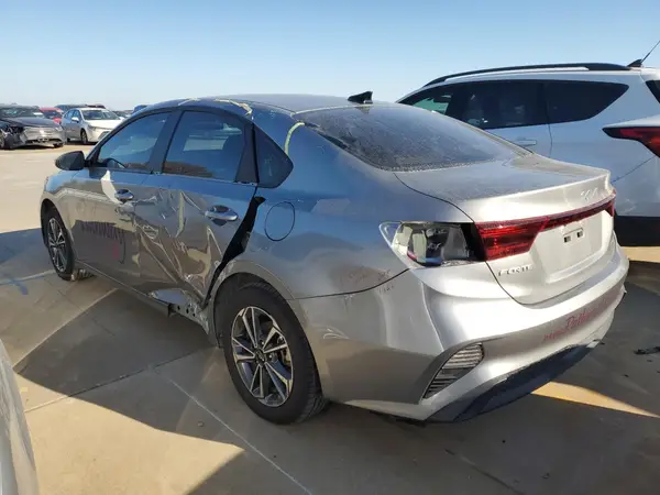 3KPF24AD8RE766656 2024 KIA FORTE - Image 2