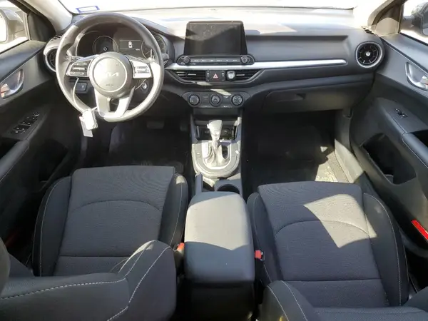 3KPF24AD8RE766656 2024 KIA FORTE - Image 8