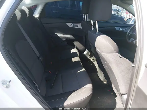 3KPF24AD8RE767094 2024 KIA FORTE - Image 8