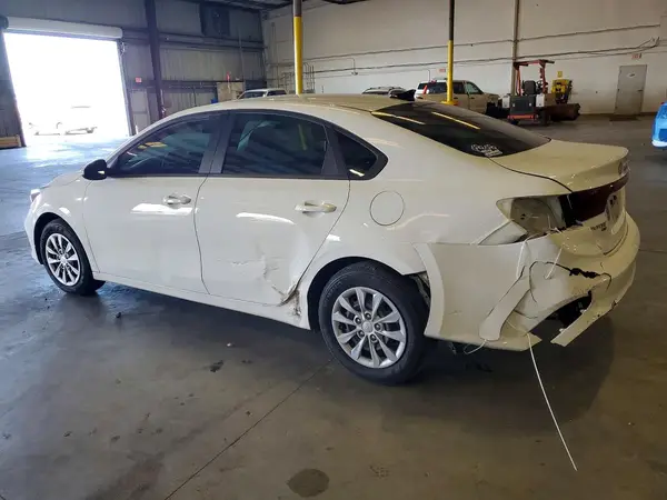 3KPF24AD8RE768729 2024 KIA FORTE - Image 2