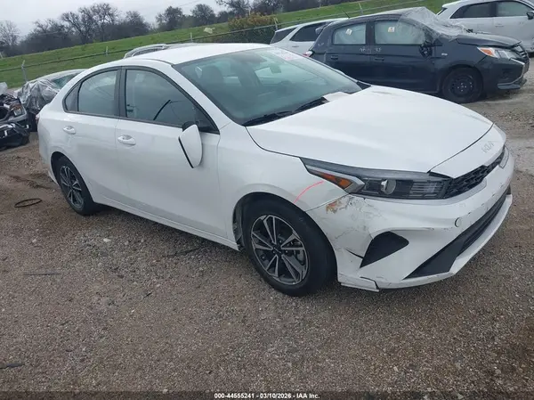 3KPF24AD8RE769153 2024 KIA FORTE - Image 1