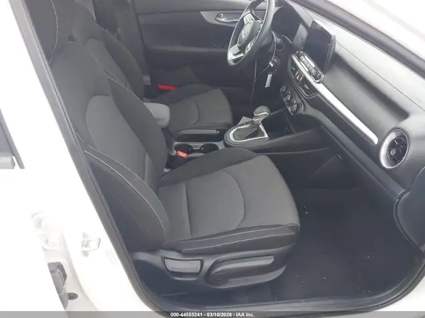 3KPF24AD8RE769153 2024 KIA FORTE - Image 8