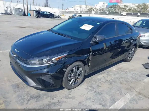 3KPF24AD8RE772411 2024 KIA FORTE - Image 2