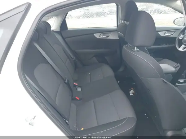 3KPF24AD8RE775180 2024 KIA FORTE - Image 8