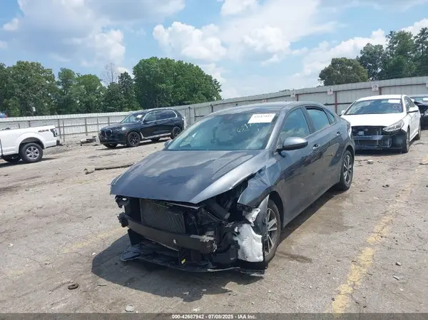 3KPF24AD8RE776927 2024 KIA FORTE - Image 2