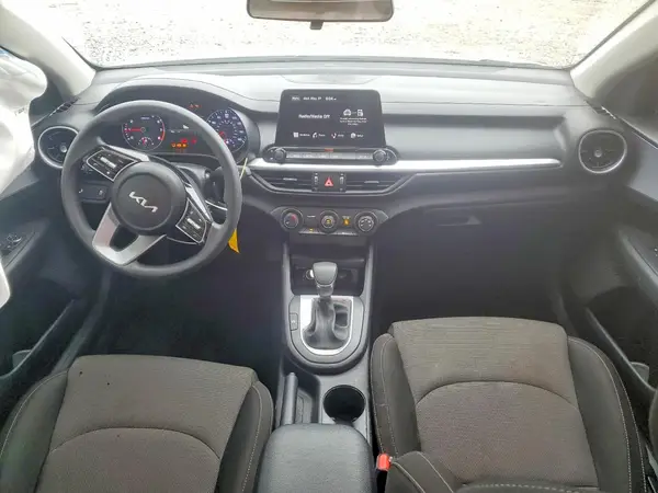 3KPF24AD8RE778063 2024 KIA FORTE - Image 8