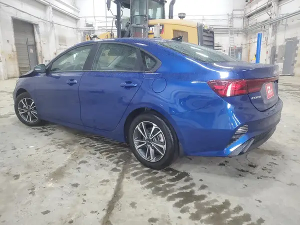 3KPF24AD8RE778127 2024 KIA FORTE - Image 2