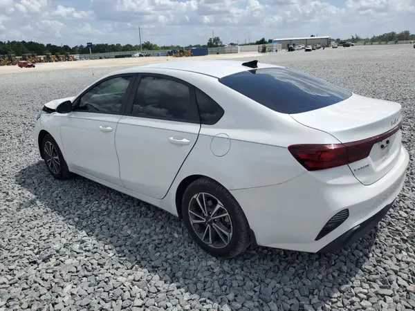 3KPF24AD8RE778502 2024 KIA FORTE - Image 2