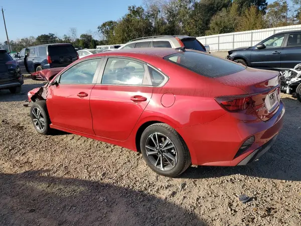 3KPF24AD8RE779228 2024 KIA FORTE - Image 2