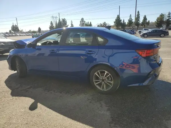 3KPF24AD8RE780153 2024 KIA FORTE - Image 2