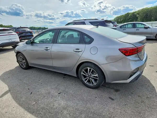 3KPF24AD8RE780296 2024 KIA FORTE - Image 2