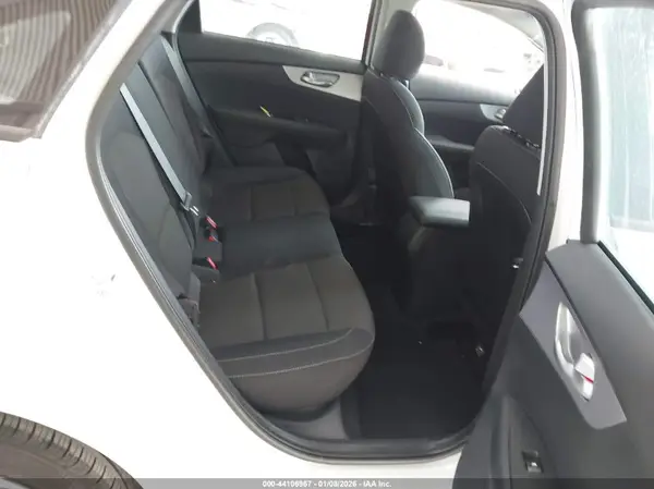 3KPF24AD8RE781755 2024 KIA FORTE - Image 8