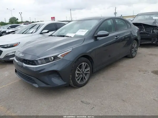 3KPF24AD8RE784090 2024 KIA FORTE - Image 2