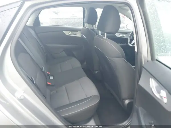 3KPF24AD8RE784381 2024 KIA FORTE - Image 8