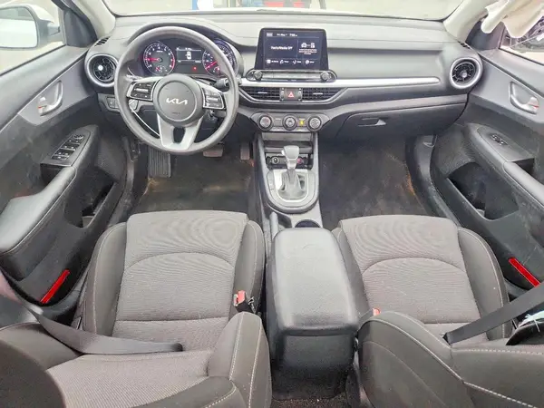 3KPF24AD8RE784848 2024 KIA FORTE - Image 8