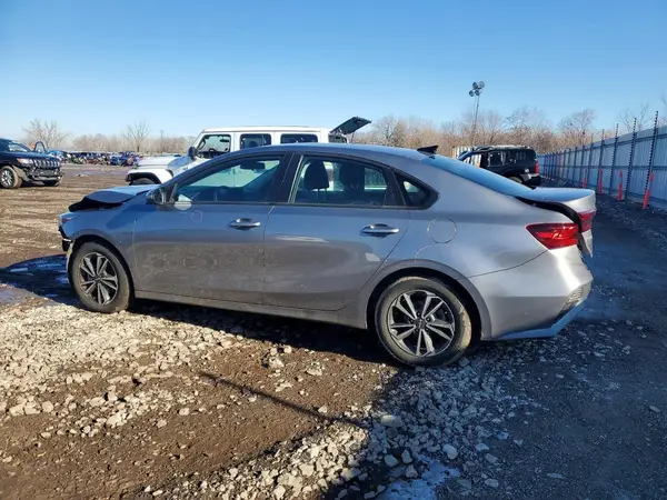 3KPF24AD8RE786213 2024 KIA FORTE - Image 2