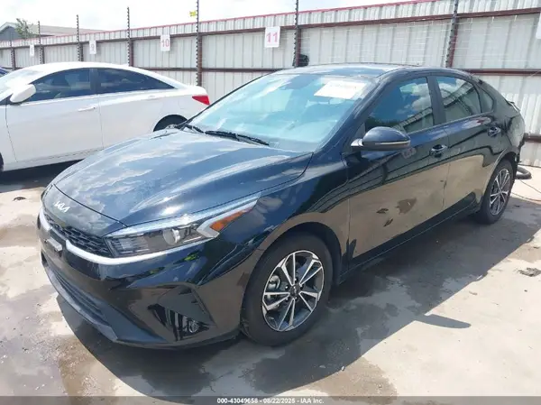 3KPF24AD8RE787216 2024 KIA FORTE - Image 2