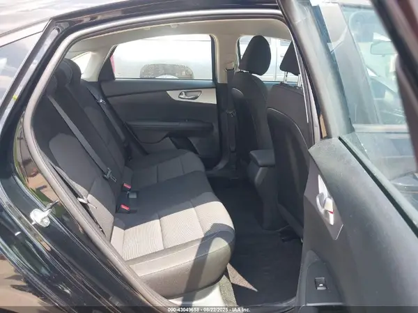 3KPF24AD8RE787216 2024 KIA FORTE - Image 8