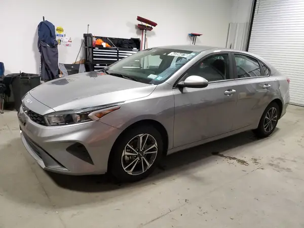 3KPF24AD8RE787572 2024 KIA FORTE - Image 1