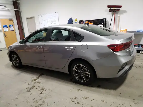3KPF24AD8RE787572 2024 KIA FORTE - Image 2