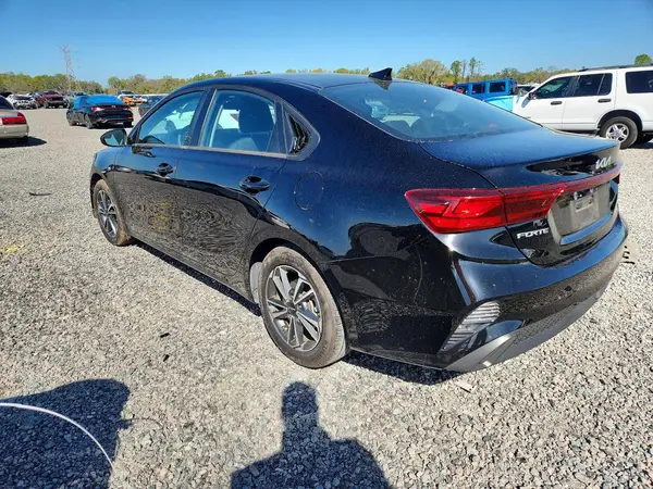 3KPF24AD8RE787653 2024 KIA FORTE - Image 2