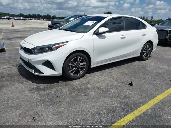 3KPF24AD8RE787734 2024 KIA FORTE - Image 2