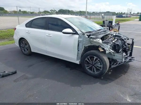 3KPF24AD8RE787748 2024 KIA FORTE - Image 1