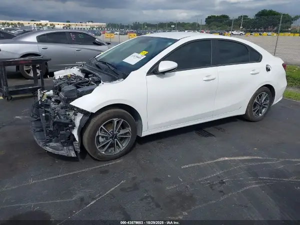 3KPF24AD8RE787748 2024 KIA FORTE - Image 2